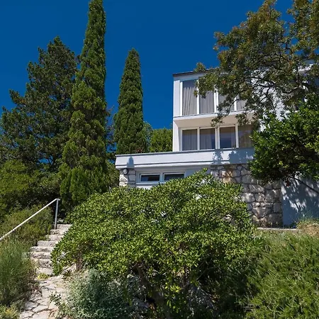 Mitan Gostinjska kuća 4*